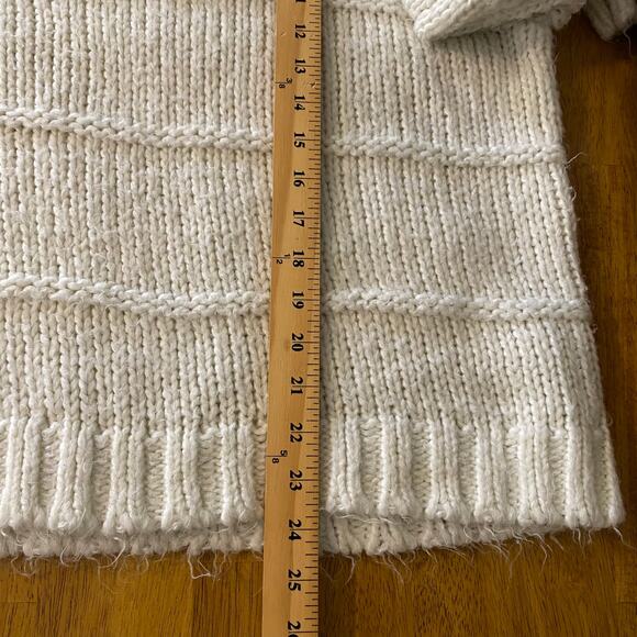 Urban Outfitters Women's Chunky Knit Oversized Sweater Size Small Ivory Pullover - Picture 13 of 13